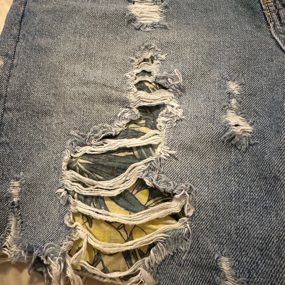 We the Free denim shorts. Frayed hem with floral details in distressed areas. - Picture 5 of 5